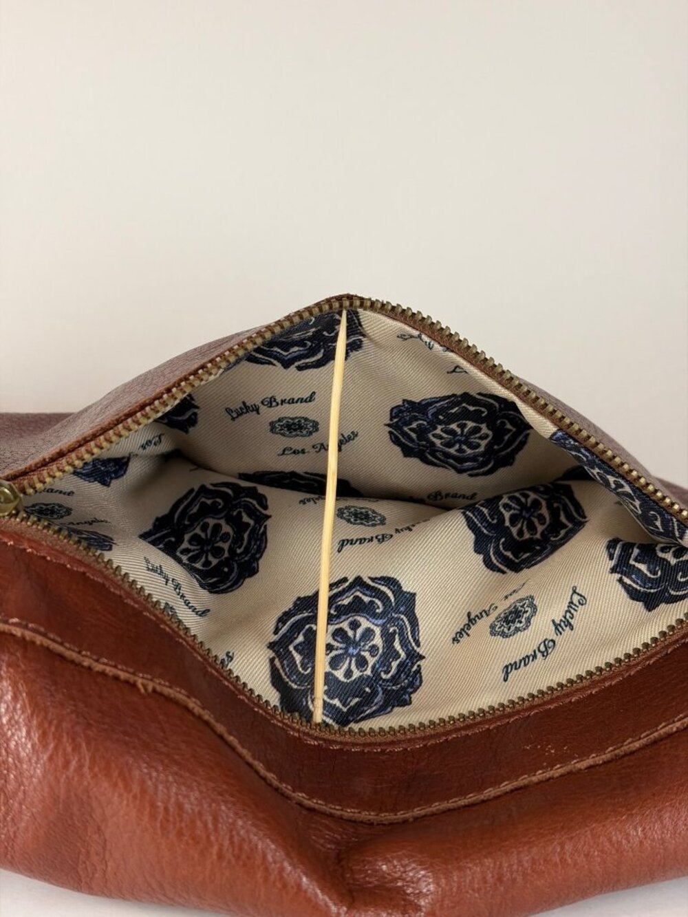 Vintage Lucky Brand Crossbody Shoulder Bag Italian Leather Whipstitch Brown - Picture 10 of 16